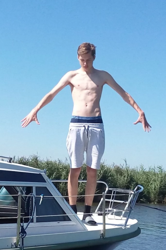 Steven van SteFit Coaching vóór zijn transformatie, toen hij nog ondergewicht had